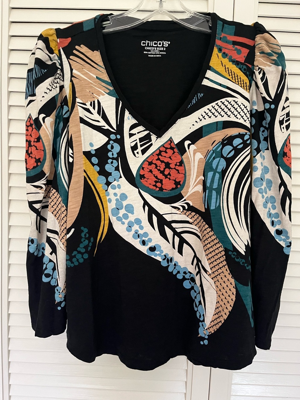 Chicos puff sleeve Tee Shirt size 2 (large)